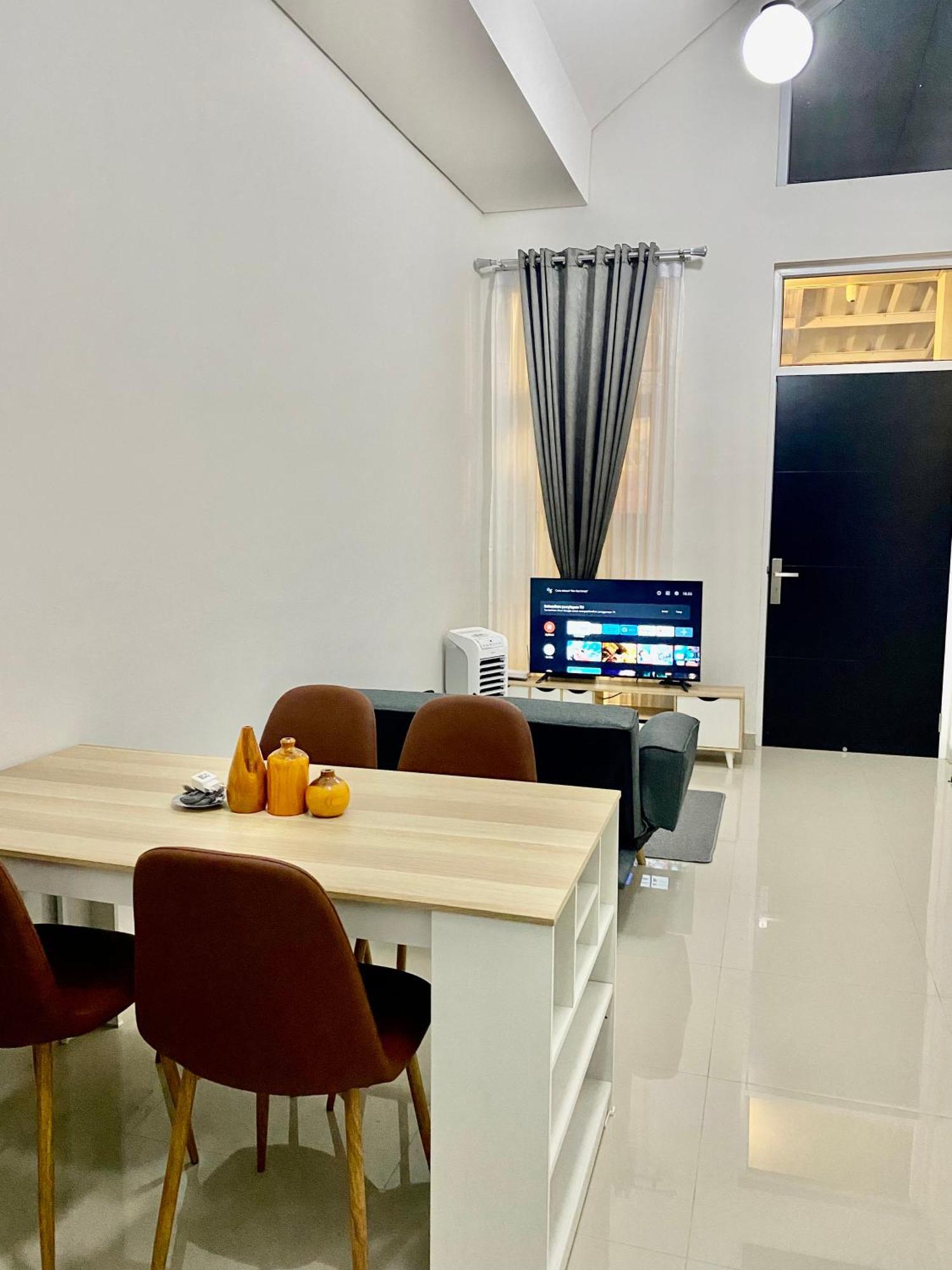 Villa Ku Villa Mu Semarang Luaran gambar
