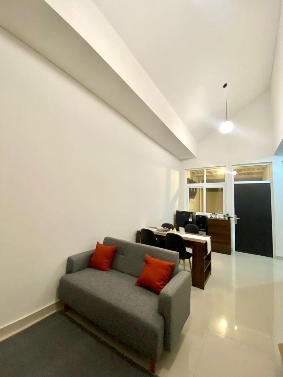 Villa Ku Villa Mu Semarang Luaran gambar